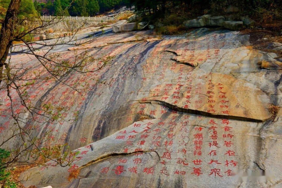 逃离诡异小镇